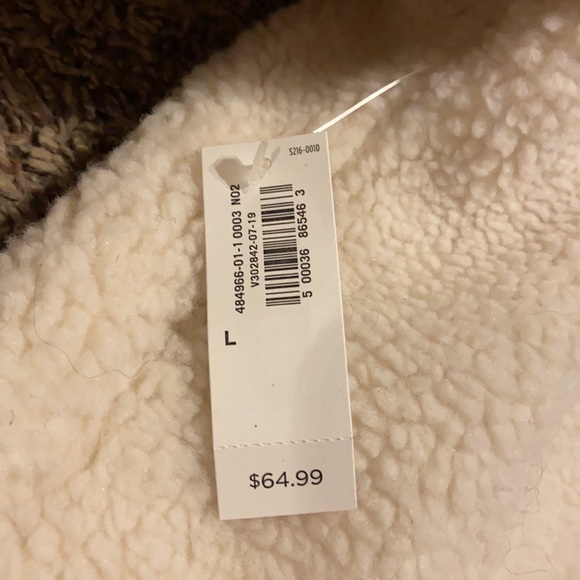 Size large Sherpa jacket from old navy. Open to offers! - Picture 9 of 10
